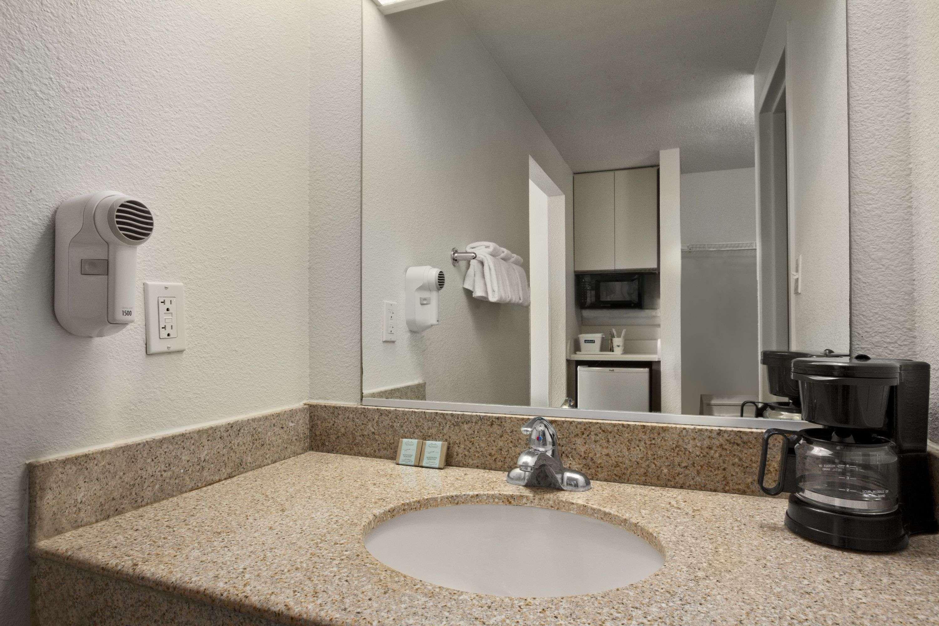 Travelodge By Wyndham Outer Banks/Kill Devil Hills Buitenkant foto